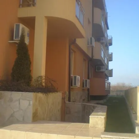 Levante Apartcomplex شقة فندقية *