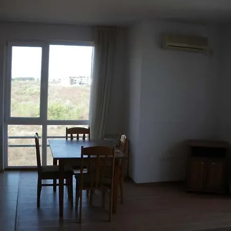 Levante Apartcomplex * 네세부르